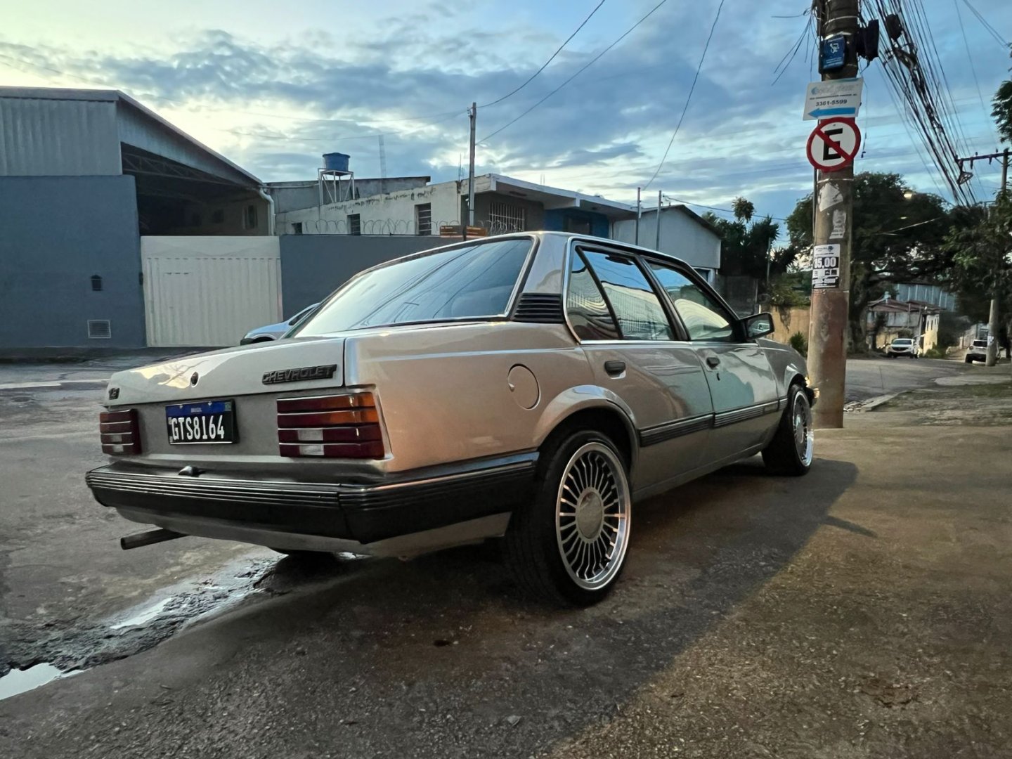 Foto do veículo Chevrolet Monza 2