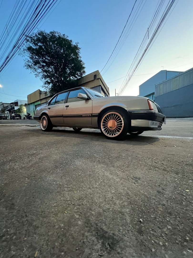 Foto do veículo Chevrolet Monza 6
