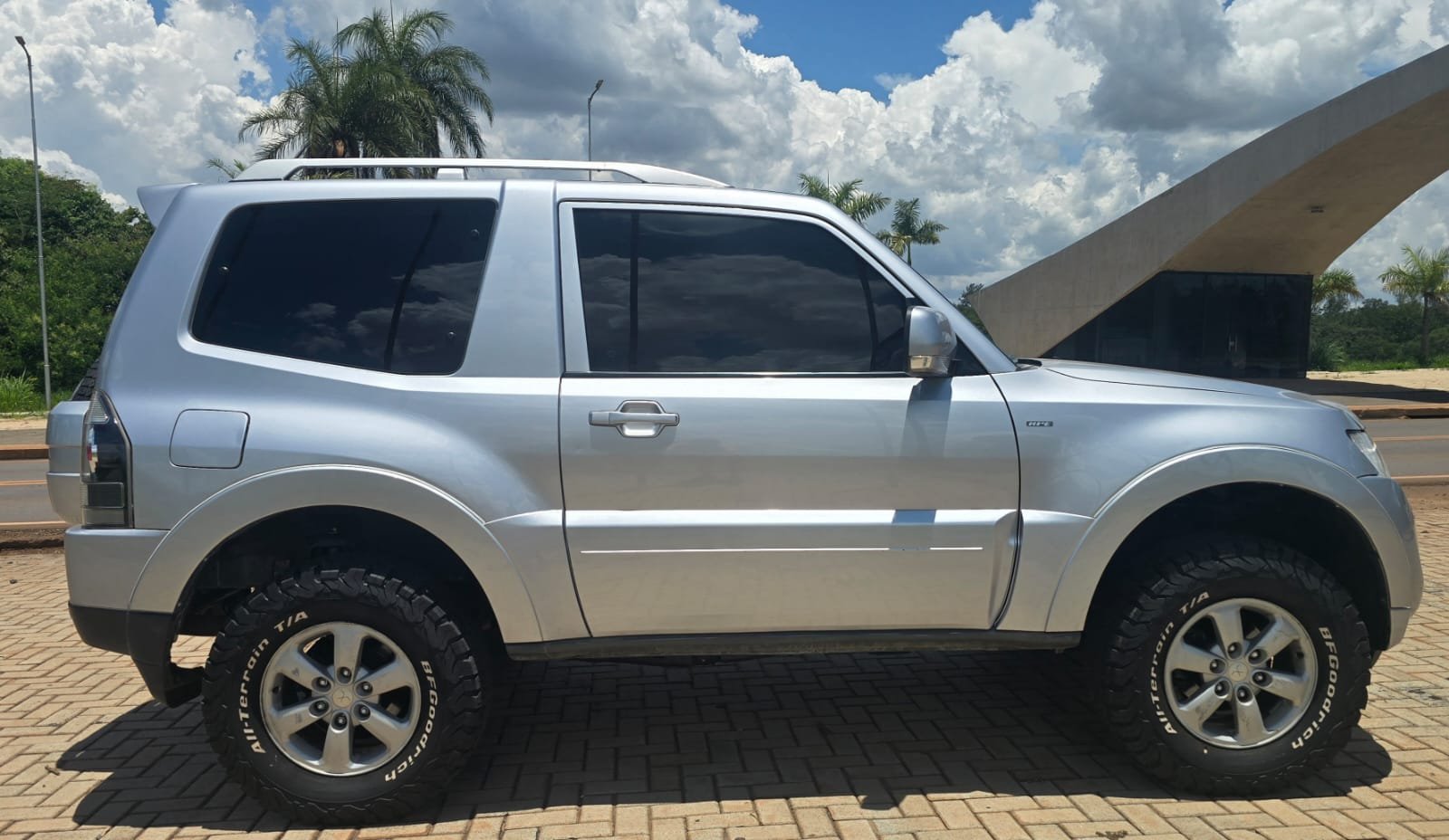 Foto do veículo Mitsubishi Pajero 6